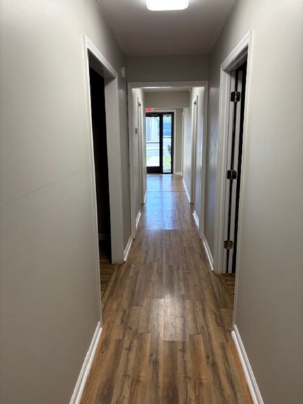 More Photos Of 4628 Commercial Dr, Huntsville Warehouse For Lease