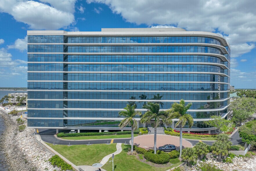 More Photos Of 2502 N Rocky Point Dr, Tampa Office For Lease