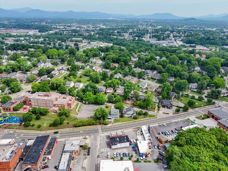 More Photos Of 1911 Memorial Ave SW, Roanoke Office Residential For Sale