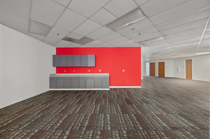 More Photos Of 3 Crowne Point Ct, Sharonville Office For Sale