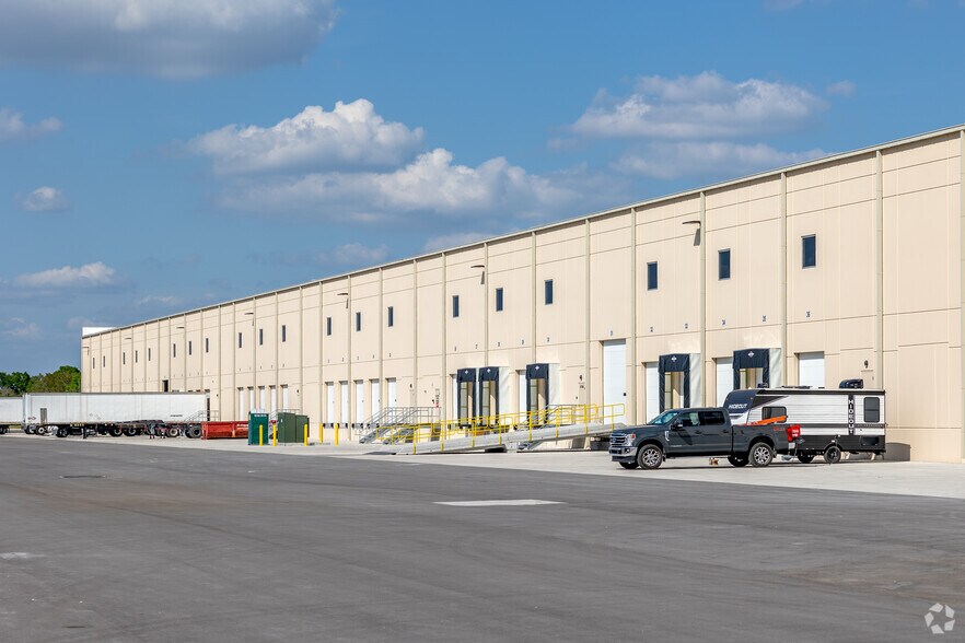 More Photos Of 4150 Rice Rd, Plant City Manufacturing For Lease