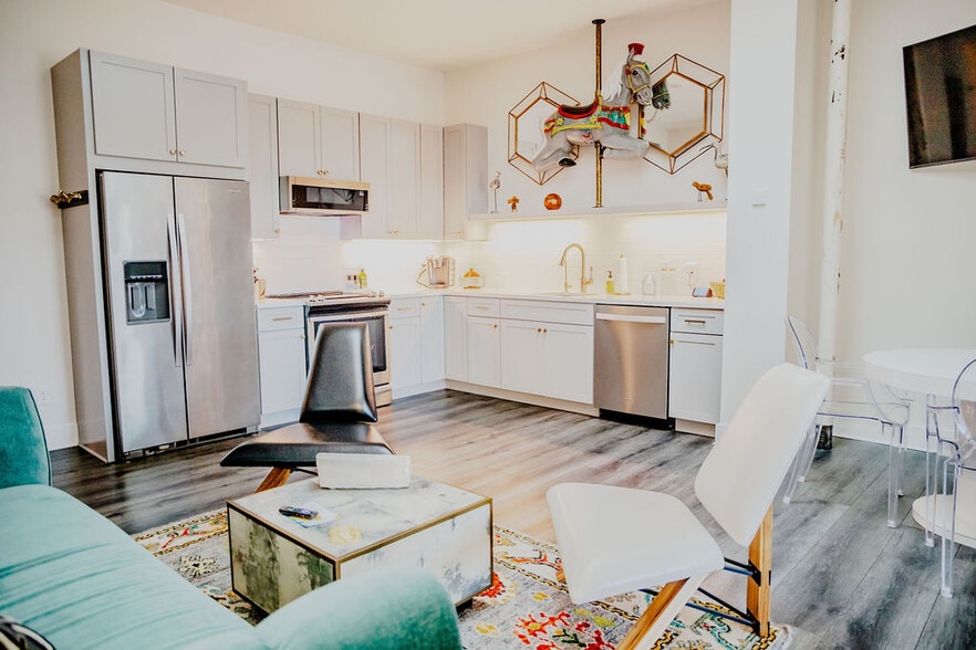 More Photos Of 505 N 2nd St, Wilmington Hotel For Sale