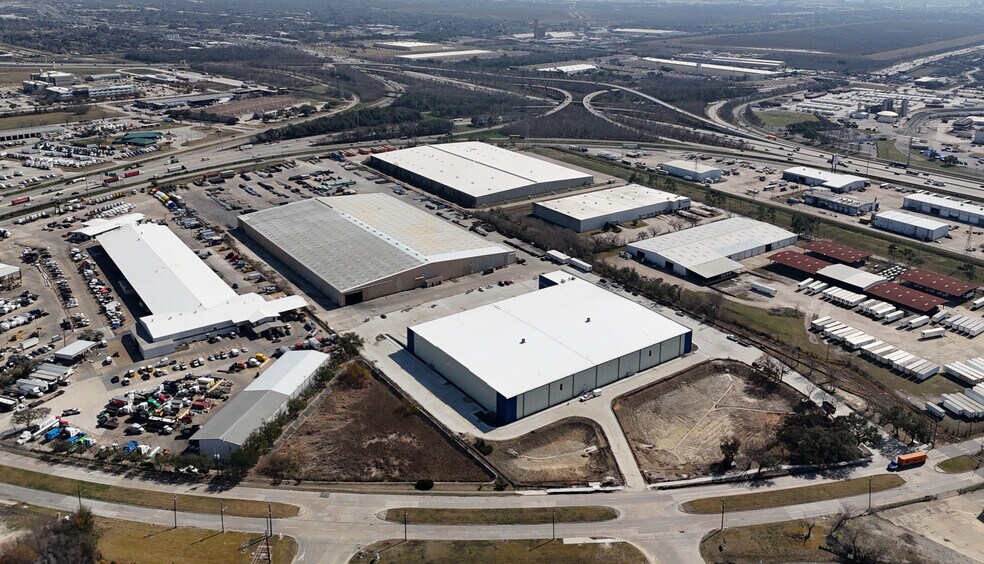 More Photos Of 555 Gellhorn Dr, Houston Manufacturing For Lease