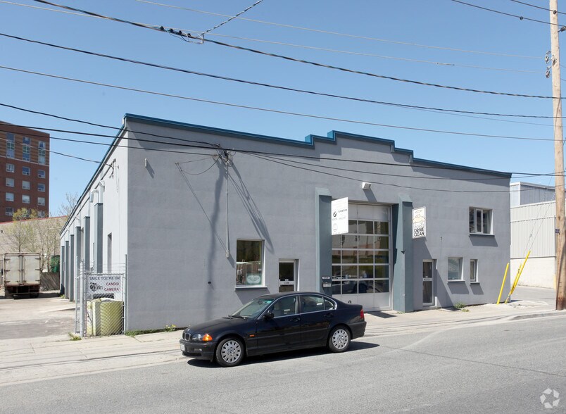 More Photos Of 1530 Keele St, Toronto Auto Repair For Lease