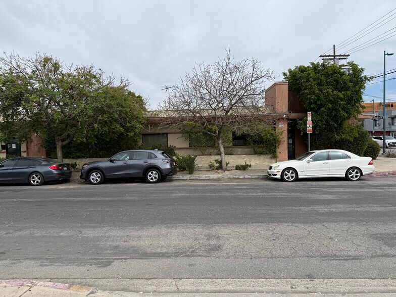 Primary Photo Of 10843 Magnolia Blvd, North Hollywood Medical For Lease