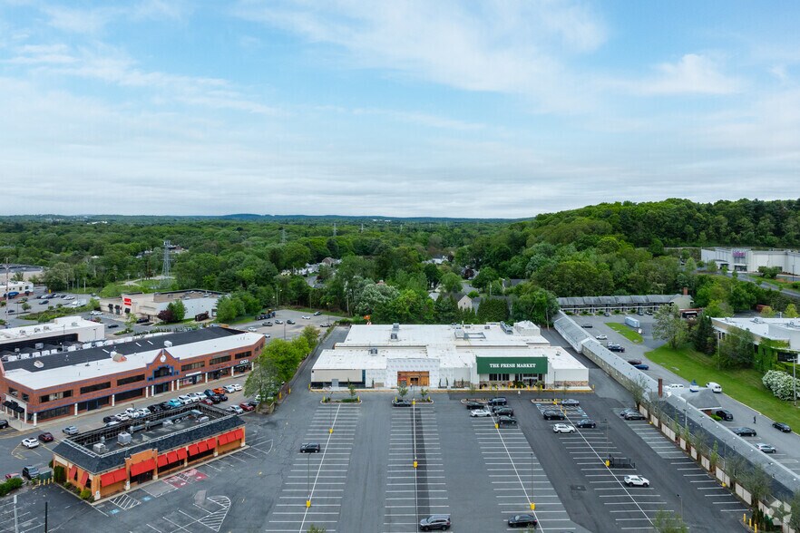 More Photos Of 84 Worcester Rd, Framingham Supermarket For Lease