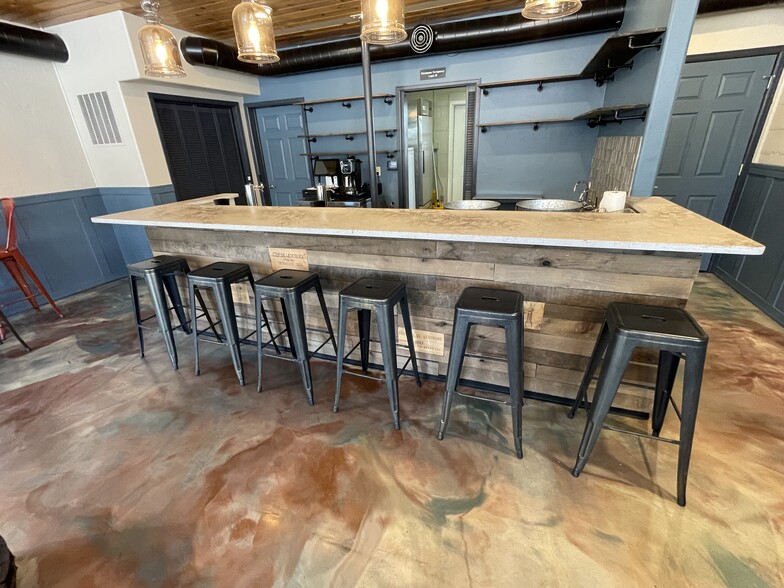More Photos Of 121 W Midland Ave, Woodland Park Restaurant For Lease