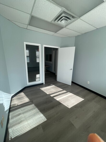 More Photos Of 59 E Mill Rd, Long Valley Office For Sale