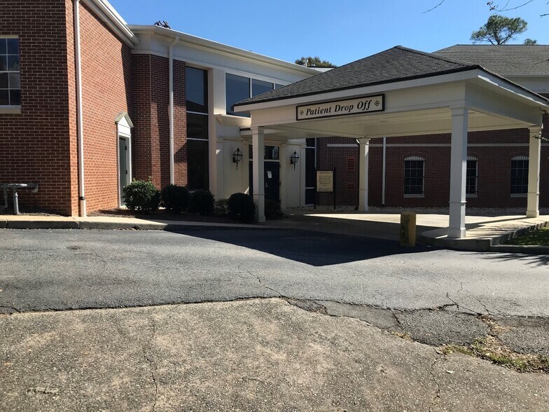 More Photos Of 2064 Vineville Ave, Macon-Bibb Medical For Sale