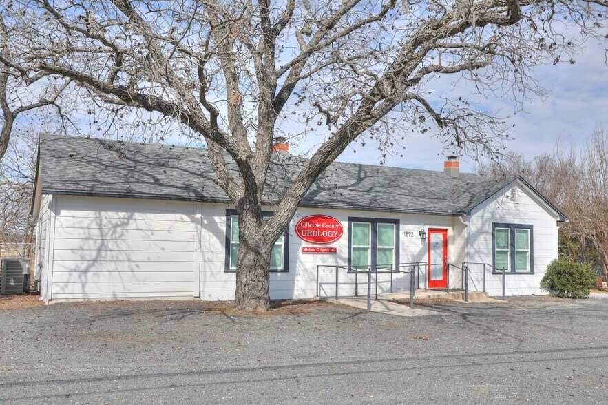 More Photos Of 1892 W US Highway 290, Fredericksburg Medical For Sale
