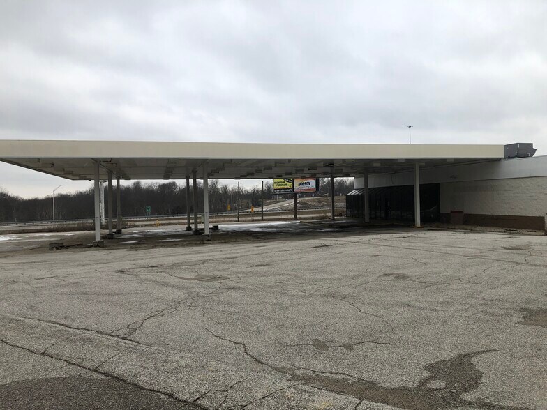 More Photos Of 7348 N Turner Rd, Bloomington Service Station For Sale