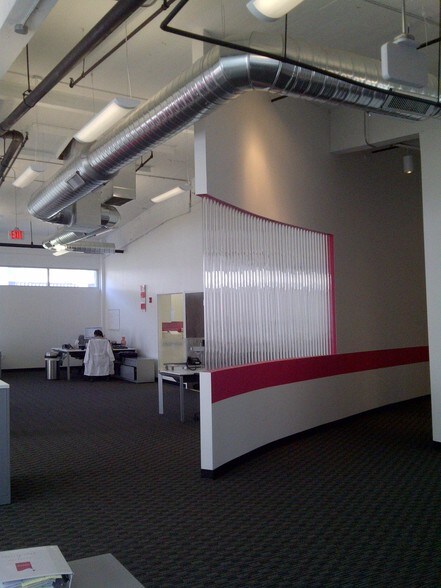 More Photos Of 18-22 Masse Pl, Batavia Warehouse For Lease