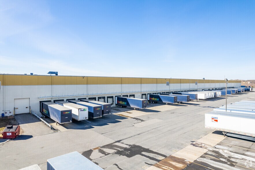 More Photos Of 68 Green Mountain Rd, Hazleton Warehouse For Lease