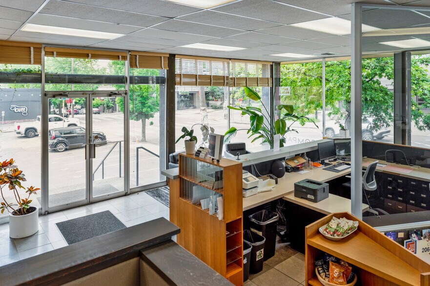 More Photos Of 1532 13th Ave, Seattle Office For Lease