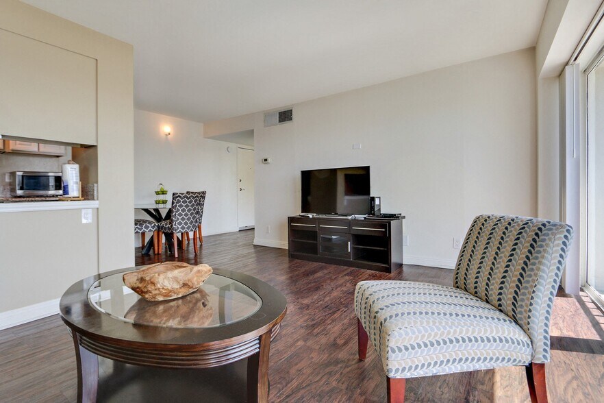 More Photos Of 415-425 Washington Blvd, Marina del Rey Apartments For Lease