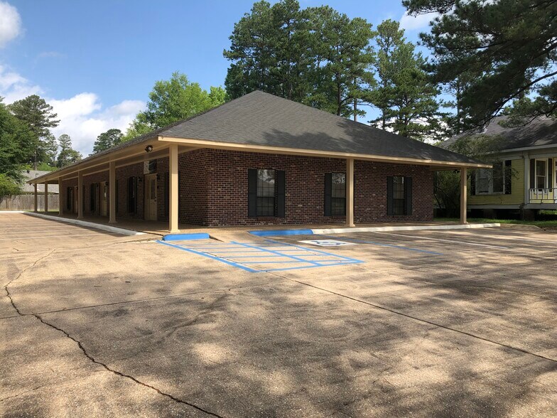More Photos Of 9140 Newcastle Dr, Shreveport Office For Lease