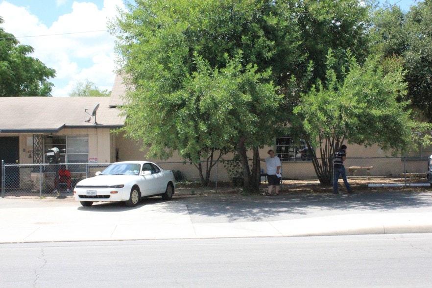 More Photos Of 1405 S Hackberry, San Antonio Assisted Living For Sale