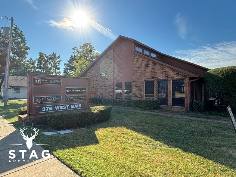 More Photos Of 376 W Main St, Lewisville Medical For Sale