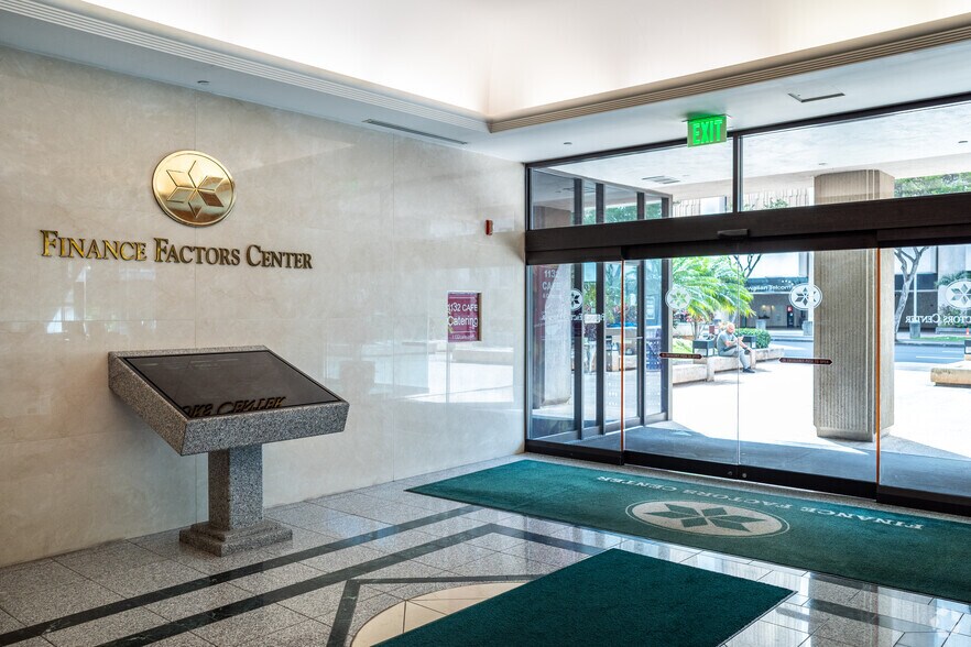 More Photos Of 1164 Bishop St, Honolulu Loft Creative Space For Lease