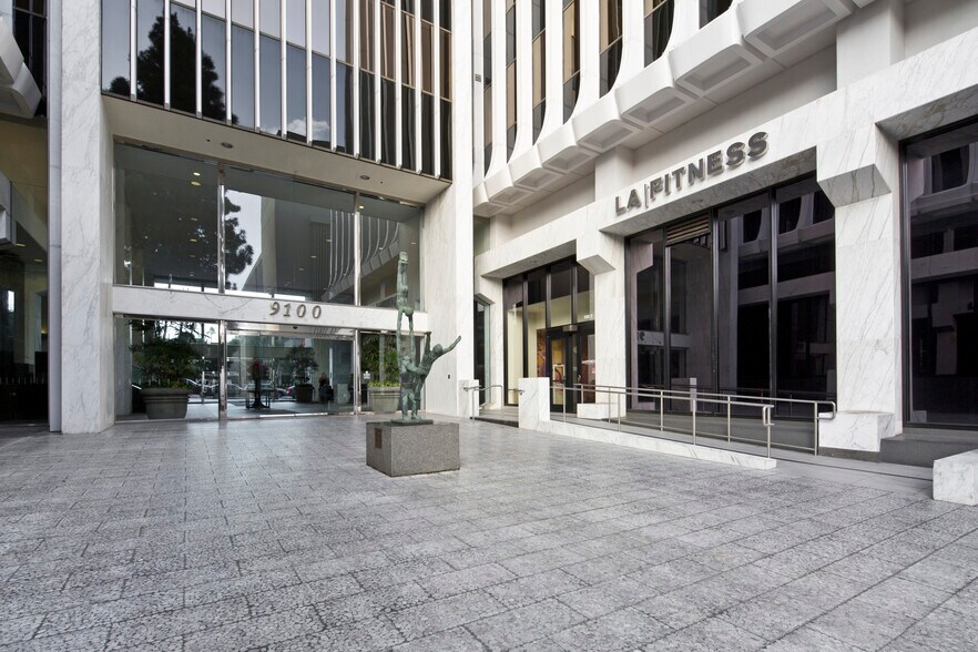 More Photos Of 9100 Wilshire Blvd, Beverly Hills Office For Lease