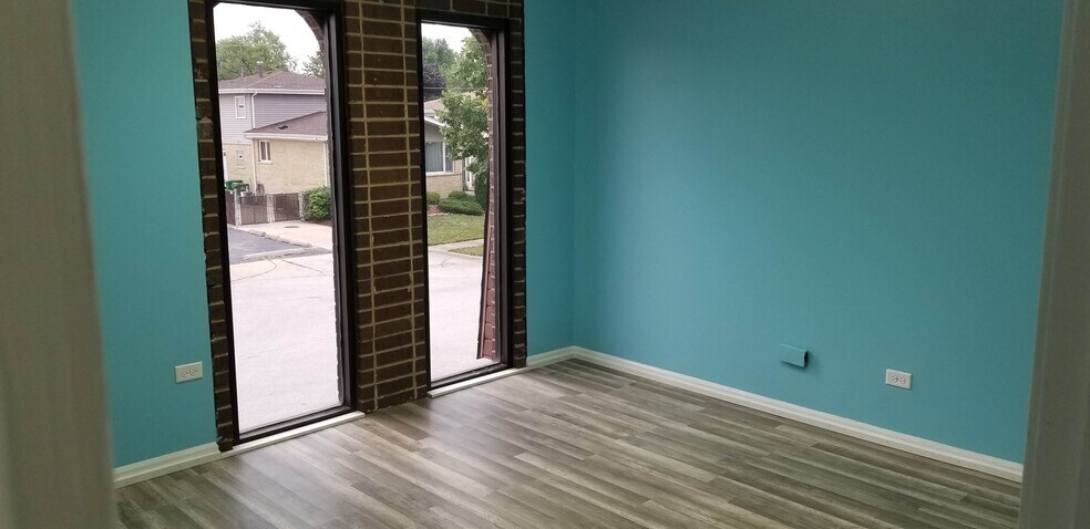 More Photos Of 4647 W 103 St, Oak Lawn Medical For Sale