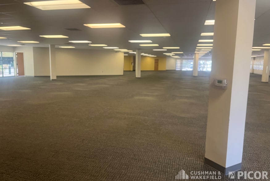 More Photos Of 3760 N Commerce Dr, Tucson Warehouse For Lease