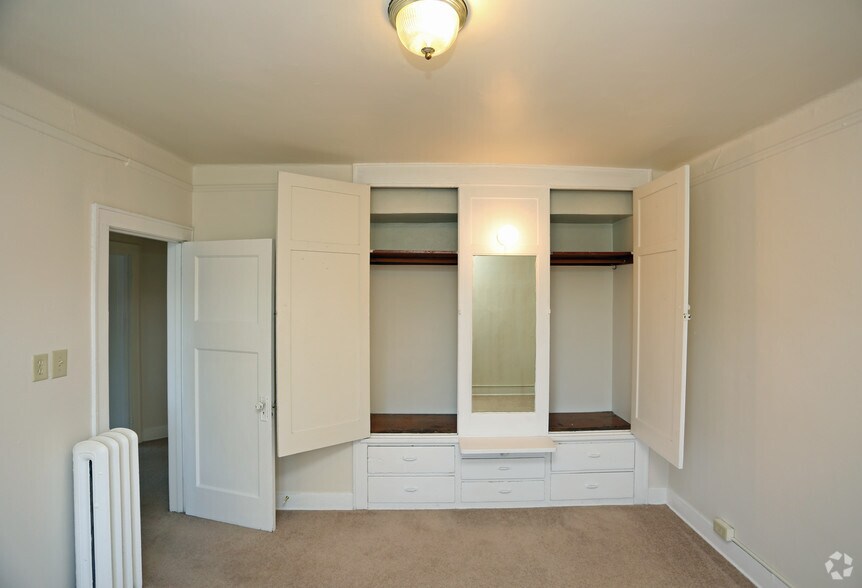 More Photos Of 846 N 15th St, Milwaukee Apartments For Sale