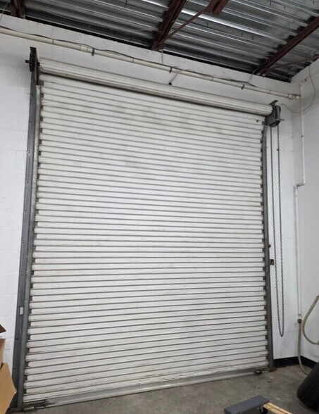 More Photos Of 16051 Oneal Dr, North Fort Myers Showroom For Lease