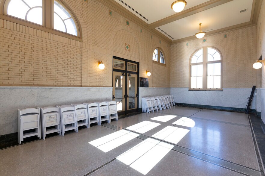 More Photos Of 901 Hay St, Pittsburgh General Retail For Lease