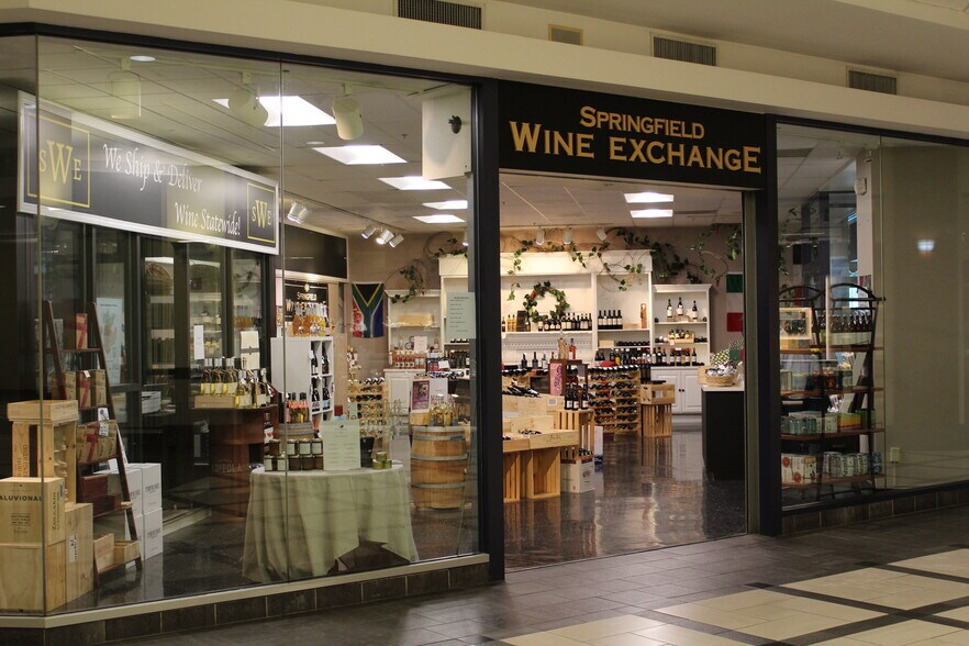 More Photos Of 1500 Main St, Springfield Medical For Lease