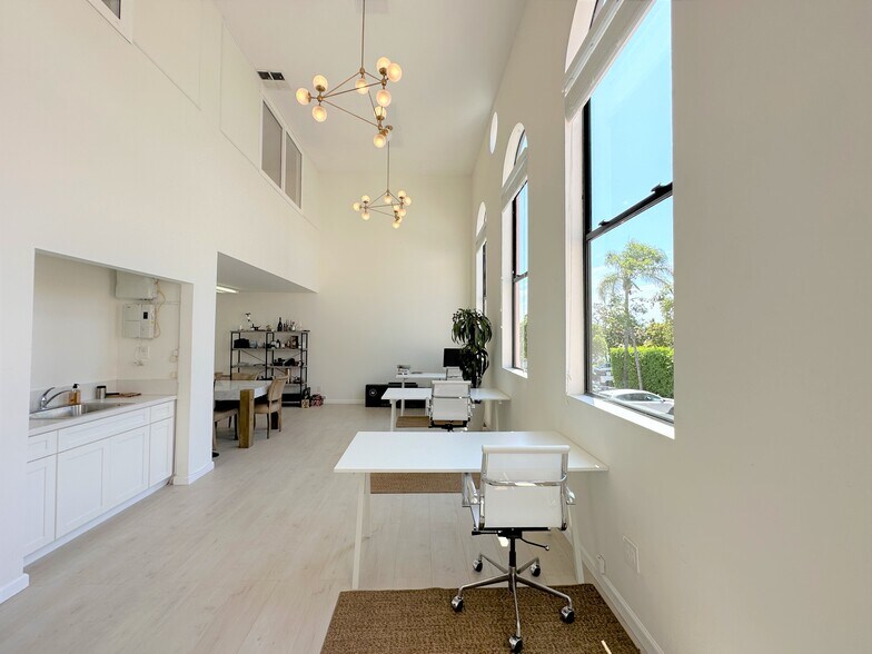 More Photos Of 1301-1309 Montana Ave, Santa Monica Storefront Retail Office For Lease