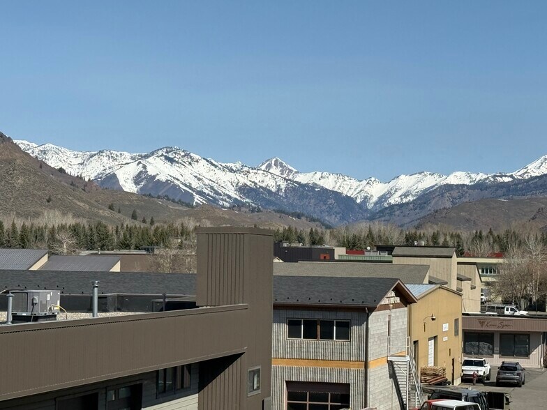 More Photos Of 471 E 10th St, Ketchum Warehouse For Sale