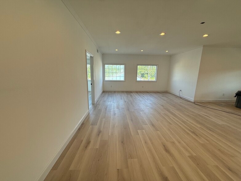 More Photos Of 5835 Post Rd, East Greenwich Office For Lease