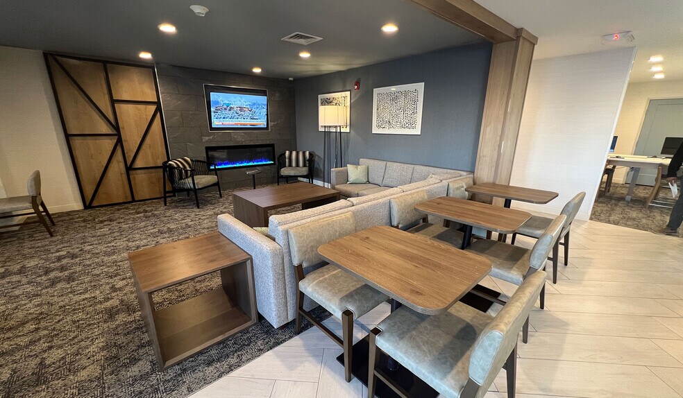 More Photos Of 7418 Washington Ave, Mount Pleasant Hotel For Sale