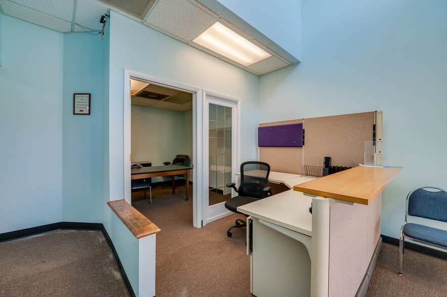 More Photos Of 2763 S Ridgewood Ave, South Daytona Office For Sale