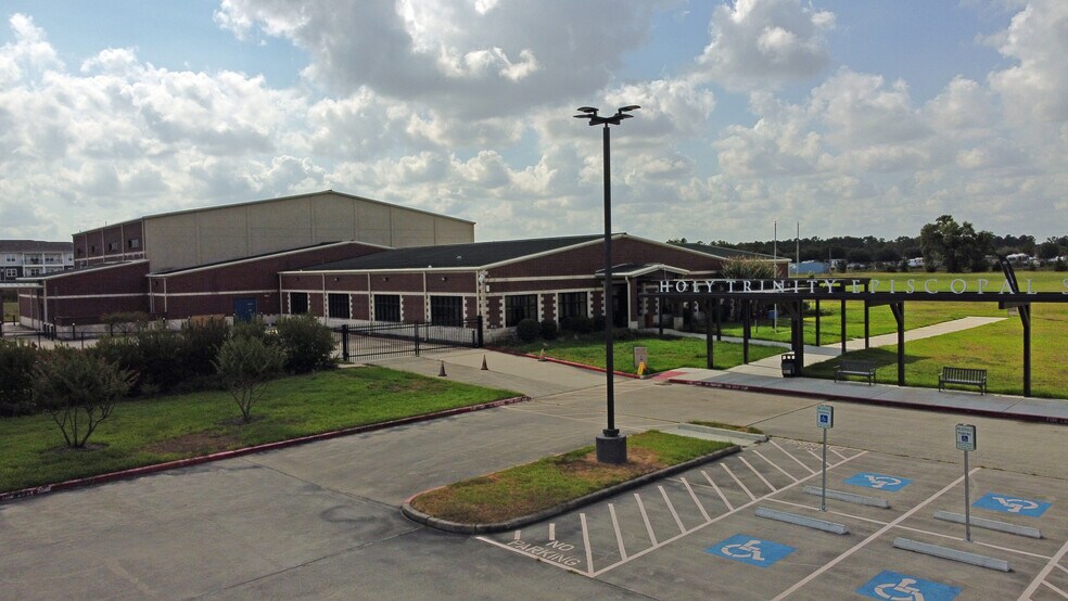 More Photos Of 11810 Lockwood Rd, Houston Schools For Sale