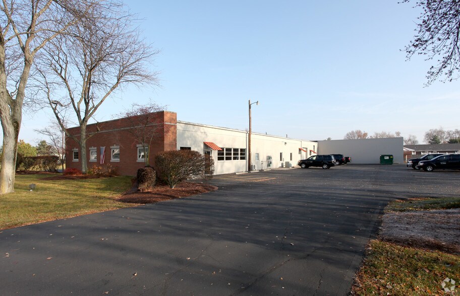 Primary Photo Of 360 W Waterloo St, Canal Winchester Flex For Lease