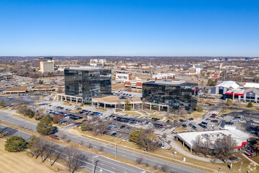 More Photos Of 6800-6850 College Blvd, Overland Park Office For Lease