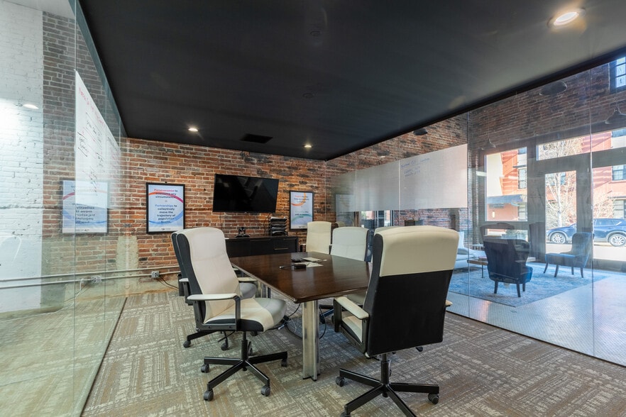 More Photos Of 2940 Locust Blvd, Saint Louis Warehouse For Lease