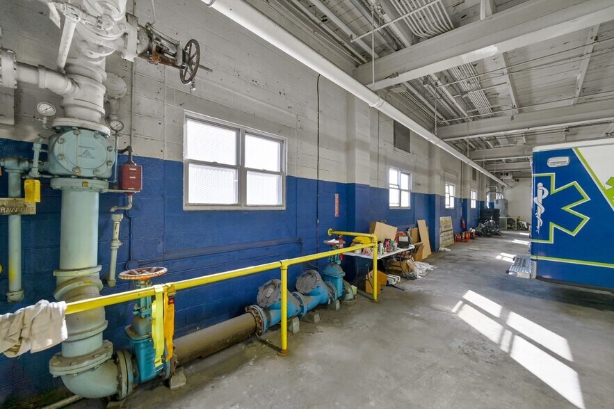 More Photos Of 717-719 Capouse Ave, Scranton Manufacturing For Lease