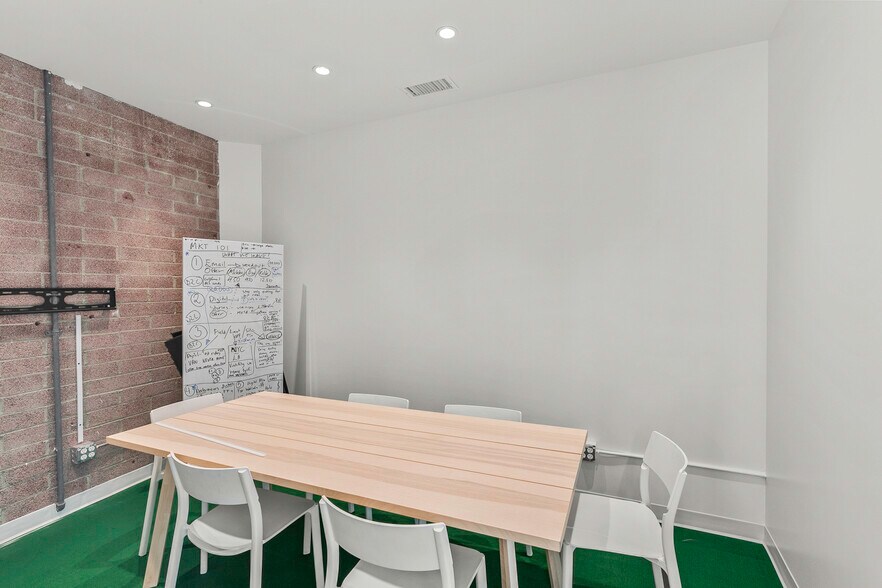 More Photos Of 4110-4112 Lincoln Blvd, Marina Del Rey Showroom For Lease
