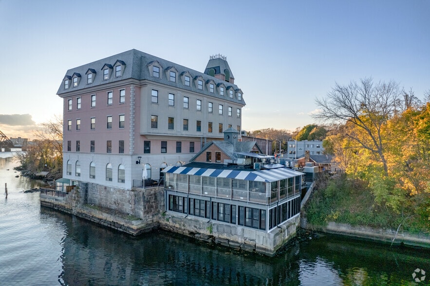 More Photos Of 4 Richmond Sq, Providence Office For Lease