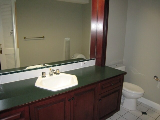 More Photos Of 1538 Foster St, White Rock Office For Lease