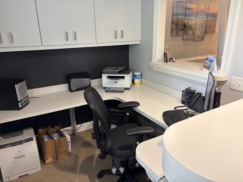 More Photos Of 10 Plantation Park Dr, Bluffton Office For Sale