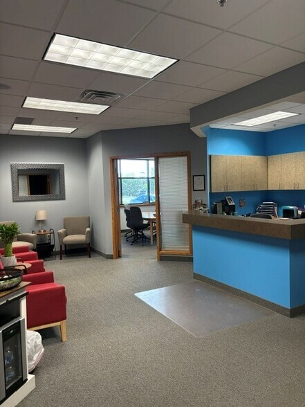 More Photos Of 2518 Superior Dr NW, Rochester Office For Lease