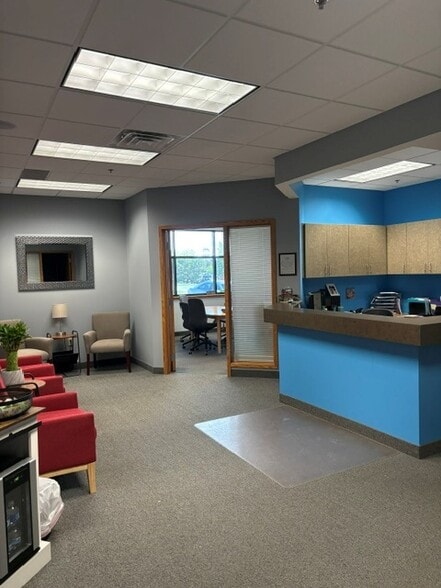 More Photos Of 2518 Superior Dr NW, Rochester Office For Lease