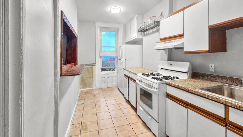 More Photos Of 6439 74th Ave, Ridgewood Multifamily For Sale