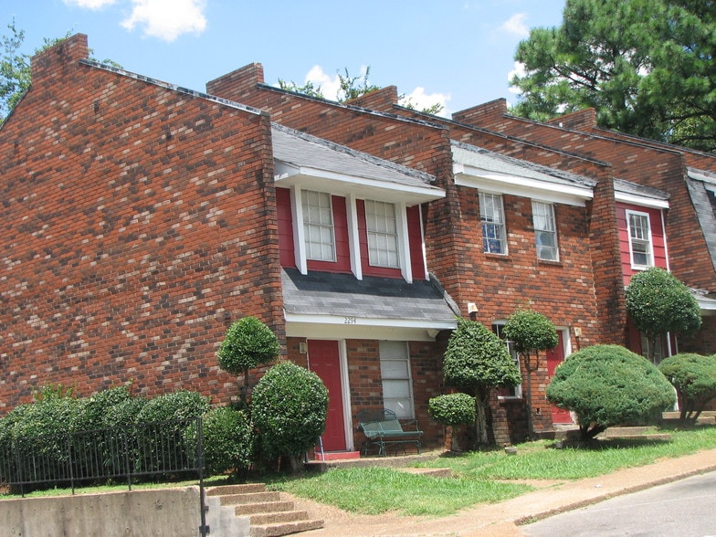 More Photos Of 2295 Candlewyck Cir, Memphis Apartments For Sale