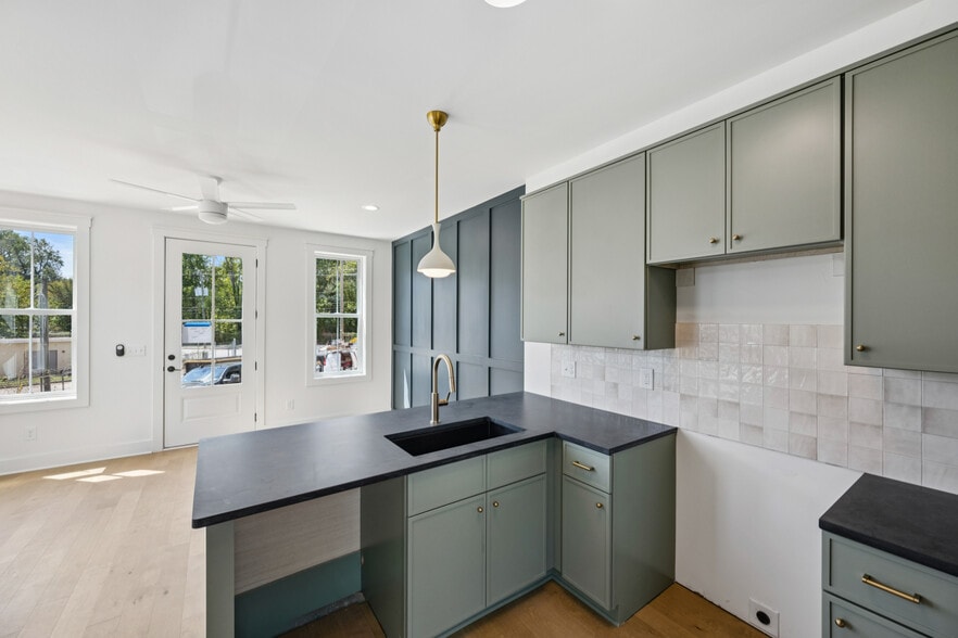 More Photos Of , Atlanta Multifamily For Sale