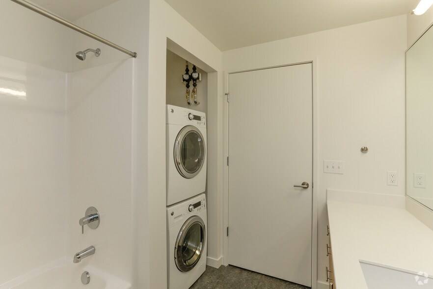 More Photos Of 900 NE 65th St, Seattle Apartments For Lease